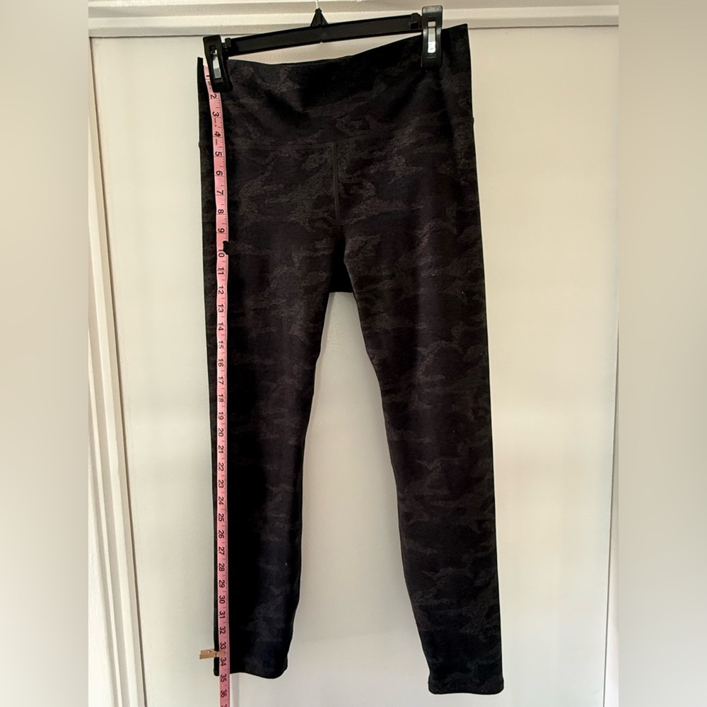 VUORI Women’s Clean Elevation Leggings-  Dark Camouflage